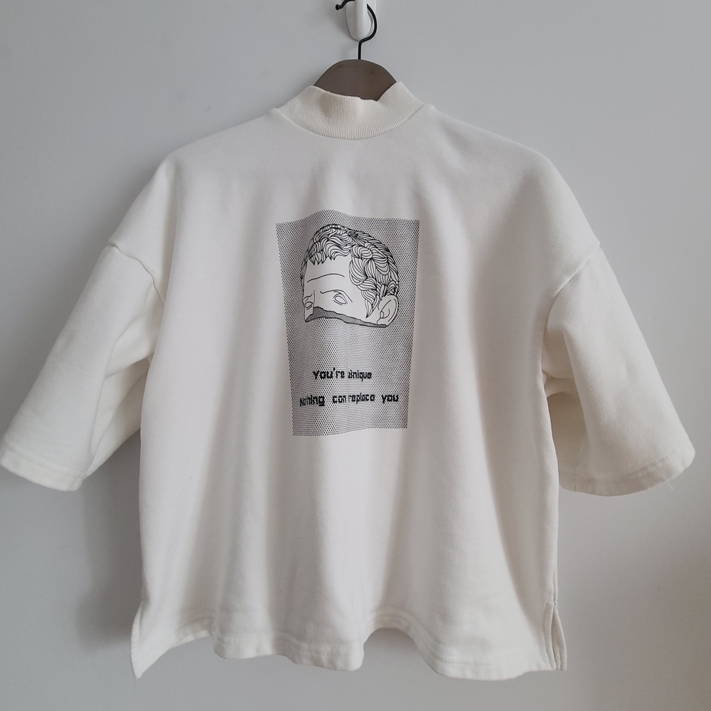 Women's White Graphic Crop Top